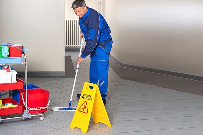 Limpieza industrial de naves en Barcelona